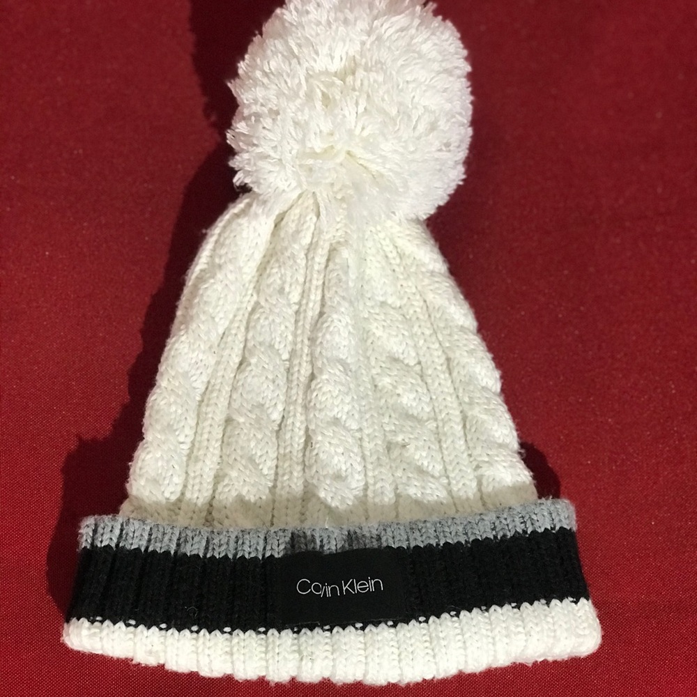 Calvin Klein men’s white Pom knit Beanie WinterA52